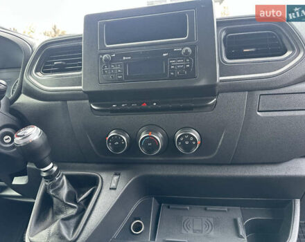 Серый Рено Мастер, объемом двигателя 0 л и пробегом 267 тыс. км за 22477 $, фото 27 на Automoto.ua