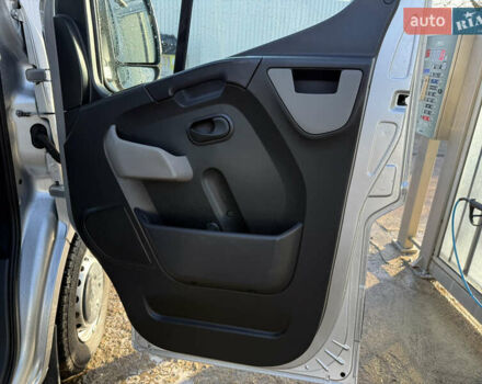 Серый Рено Мастер, объемом двигателя 2.3 л и пробегом 207 тыс. км за 12900 $, фото 12 на Automoto.ua