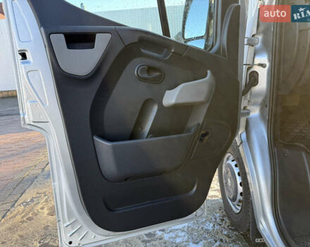Серый Рено Мастер, объемом двигателя 2.3 л и пробегом 207 тыс. км за 12900 $, фото 7 на Automoto.ua