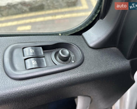 Серый Рено Мастер, объемом двигателя 2.3 л и пробегом 275 тыс. км за 15600 $, фото 10 на Automoto.ua