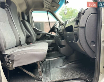 Серый Рено Мастер, объемом двигателя 2.3 л и пробегом 275 тыс. км за 15600 $, фото 12 на Automoto.ua