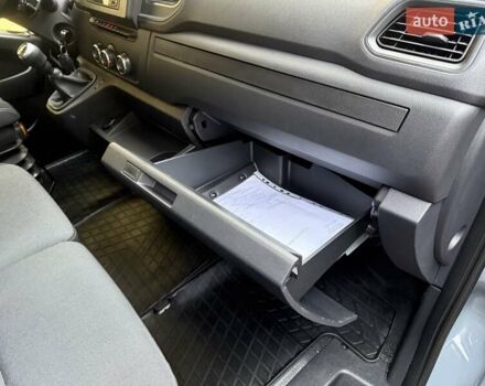 Серый Рено Мастер, объемом двигателя 2.3 л и пробегом 174 тыс. км за 18900 $, фото 80 на Automoto.ua