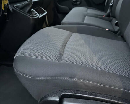 Серый Рено Мастер, объемом двигателя 2.3 л и пробегом 176 тыс. км за 21800 $, фото 50 на Automoto.ua