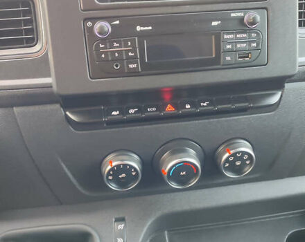 Серый Рено Мастер, объемом двигателя 0 л и пробегом 50 тыс. км за 27950 $, фото 14 на Automoto.ua