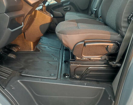 Серый Рено Мастер, объемом двигателя 2.3 л и пробегом 50 тыс. км за 27550 $, фото 42 на Automoto.ua