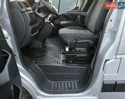 Серый Рено Мастер, объемом двигателя 2.3 л и пробегом 152 тыс. км за 19900 $, фото 25 на Automoto.ua