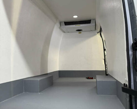 Серый Рено Мастер, объемом двигателя 0 л и пробегом 346 тыс. км за 24300 $, фото 5 на Automoto.ua