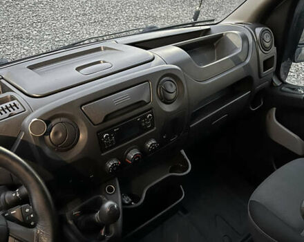 Серый Рено Мастер, объемом двигателя 2.3 л и пробегом 215 тыс. км за 17500 $, фото 29 на Automoto.ua