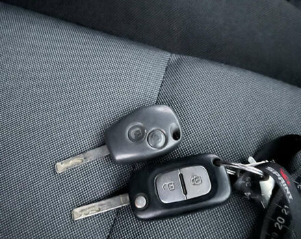 Серый Рено Мастер, объемом двигателя 2.3 л и пробегом 215 тыс. км за 17500 $, фото 21 на Automoto.ua