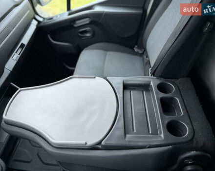 Серый Рено Мастер, объемом двигателя 2.3 л и пробегом 170 тыс. км за 19999 $, фото 42 на Automoto.ua