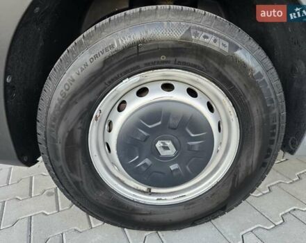 Серый Рено Мастер, объемом двигателя 2.3 л и пробегом 320 тыс. км за 21700 $, фото 5 на Automoto.ua