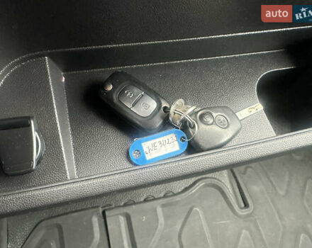 Серый Рено Мастер, объемом двигателя 2.3 л и пробегом 488 тыс. км за 22000 $, фото 33 на Automoto.ua