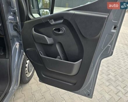 Серый Рено Мастер, объемом двигателя 2.3 л и пробегом 280 тыс. км за 21800 $, фото 31 на Automoto.ua