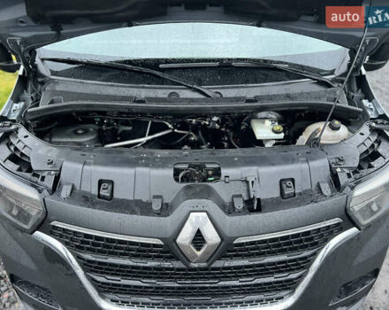 Серый Рено Мастер, объемом двигателя 2.3 л и пробегом 170 тыс. км за 19999 $, фото 15 на Automoto.ua