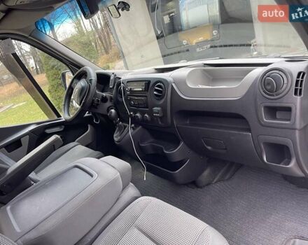 Серый Рено Мастер, объемом двигателя 2.3 л и пробегом 490 тыс. км за 13900 $, фото 12 на Automoto.ua