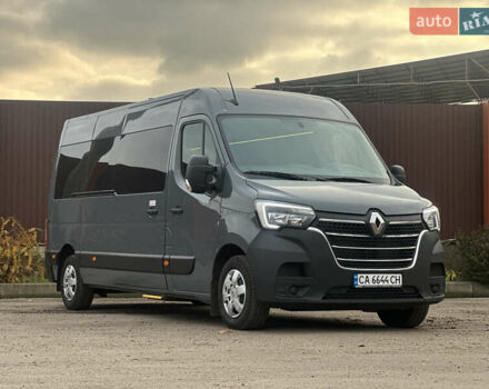 Серый Рено Мастер, объемом двигателя 2.3 л и пробегом 82 тыс. км за 42999 $, фото 1 на Automoto.ua