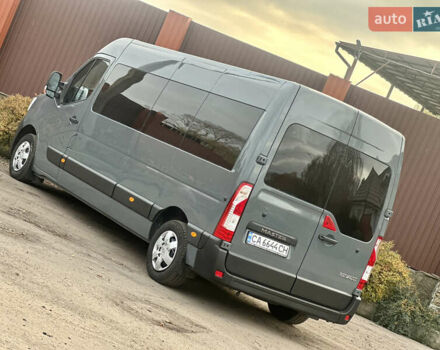 Серый Рено Мастер, объемом двигателя 2.3 л и пробегом 82 тыс. км за 42999 $, фото 3 на Automoto.ua
