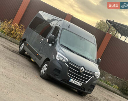 Серый Рено Мастер, объемом двигателя 2.3 л и пробегом 82 тыс. км за 42999 $, фото 2 на Automoto.ua