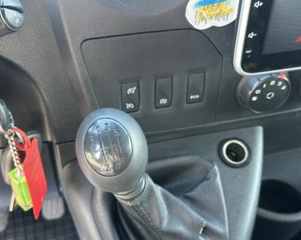 Синий Рено Мастер, объемом двигателя 2.3 л и пробегом 339 тыс. км за 14000 $, фото 7 на Automoto.ua