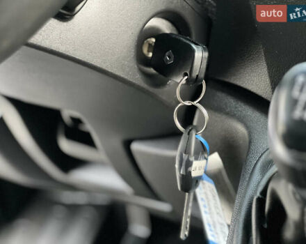 Рено Мастєр 2020 у Дубно на Automoto.ua Синій Рено Мастєр, об'ємом двигуна 2.3 л та пробігом 221 тис. км за 18900 $, фото 127 на Automoto.ua