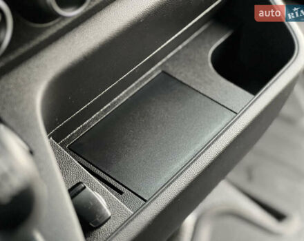 Синий Рено Мастер, объемом двигателя 2.3 л и пробегом 221 тыс. км за 18900 $, фото 112 на Automoto.ua