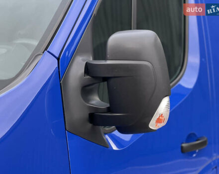 Синий Рено Мастер, объемом двигателя 2.3 л и пробегом 221 тыс. км за 18900 $, фото 16 на Automoto.ua