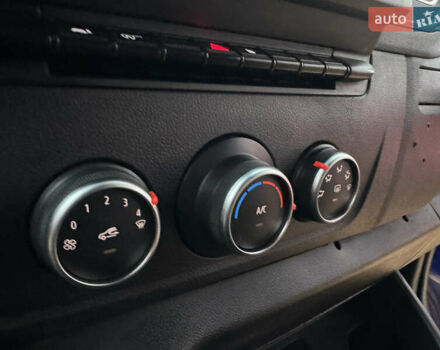 Синий Рено Мастер, объемом двигателя 2.3 л и пробегом 123 тыс. км за 24900 $, фото 41 на Automoto.ua