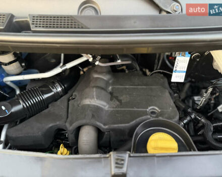 Синій Рено Мастєр, об'ємом двигуна 2.3 л та пробігом 179 тис. км за 22300 $, фото 31 на Automoto.ua