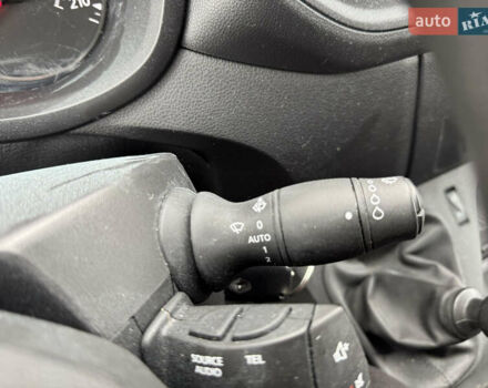 Синий Рено Мастер, объемом двигателя 2.3 л и пробегом 140 тыс. км за 20000 $, фото 13 на Automoto.ua