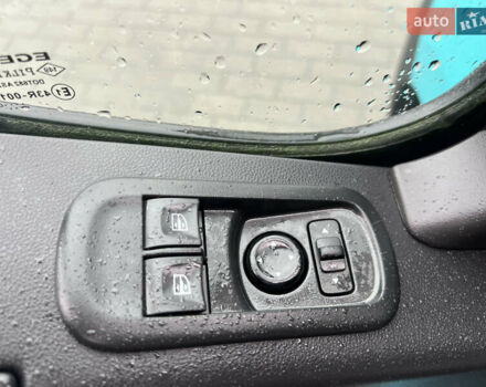 Зелений Рено Мастєр, об'ємом двигуна 2.3 л та пробігом 161 тис. км за 22800 $, фото 11 на Automoto.ua