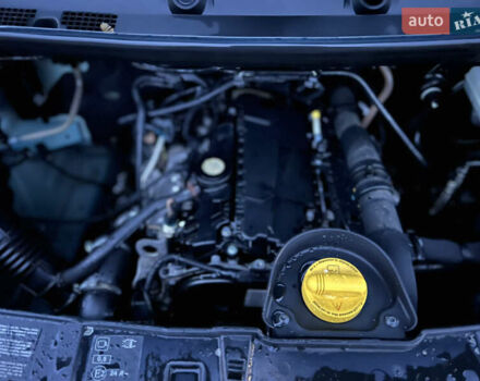 Зеленый Рено Мастер, объемом двигателя 2.3 л и пробегом 350 тыс. км за 18500 $, фото 4 на Automoto.ua