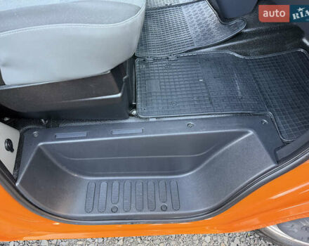 Оранжевый Рено Мастер, объемом двигателя 2.3 л и пробегом 365 тыс. км за 20900 $, фото 28 на Automoto.ua