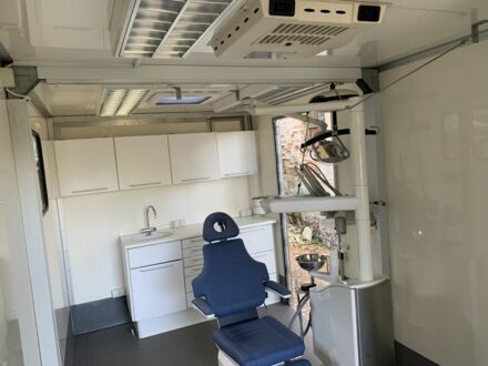 Оранжевый Рено Мастер, объемом двигателя 2.3 л и пробегом 251 тыс. км за 29999 $, фото 1 на Automoto.ua