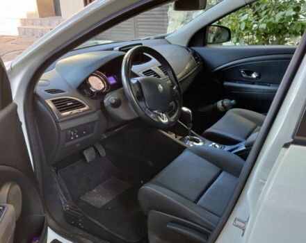 Белый Рено Меган, объемом двигателя 0 л и пробегом 190 тыс. км за 8000 $, фото 5 на Automoto.ua