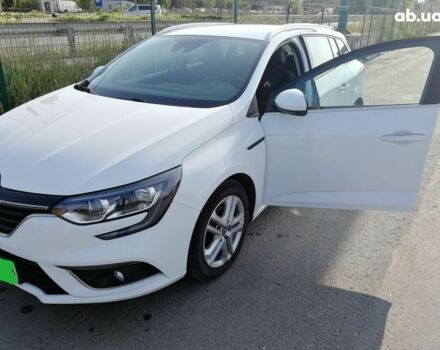 Белый Рено Меган, объемом двигателя 0 л и пробегом 196 тыс. км за 12000 $, фото 2 на Automoto.ua