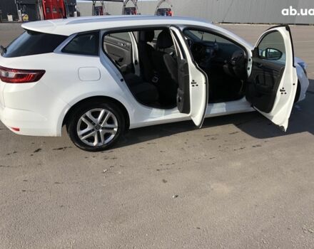 Белый Рено Меган, объемом двигателя 0 л и пробегом 196 тыс. км за 12000 $, фото 6 на Automoto.ua