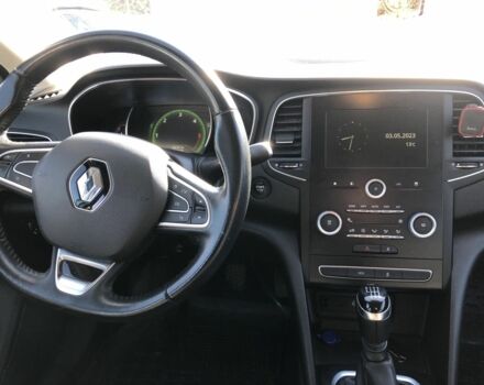 Белый Рено Меган, объемом двигателя 0 л и пробегом 196 тыс. км за 12000 $, фото 5 на Automoto.ua