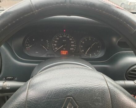 Белый Рено Меган, объемом двигателя 1.9 л и пробегом 236 тыс. км за 2600 $, фото 6 на Automoto.ua