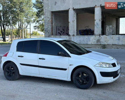 Белый Рено Меган, объемом двигателя 1.46 л и пробегом 300 тыс. км за 2599 $, фото 4 на Automoto.ua