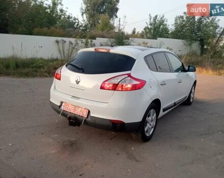 Рено Меган 2008 в Нововолынск на Automoto.ua Белый Рено Меган, объемом двигателя 1.6 л и пробегом 196 тыс. км за 6200 $, фото 3 на Automoto.ua