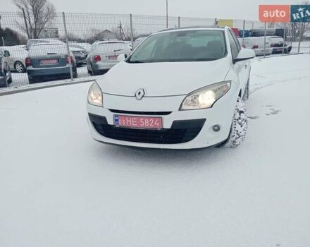 Белый Рено Меган, объемом двигателя 1.6 л и пробегом 198 тыс. км за 5600 $, фото 7 на Automoto.ua