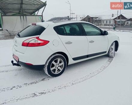 Белый Рено Меган, объемом двигателя 1.6 л и пробегом 198 тыс. км за 5600 $, фото 4 на Automoto.ua