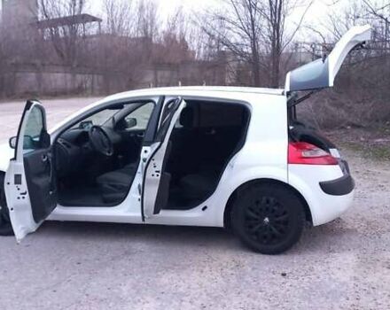 Белый Рено Меган, объемом двигателя 1.46 л и пробегом 301 тыс. км за 5200 $, фото 4 на Automoto.ua