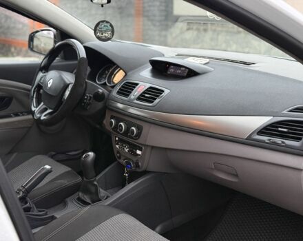 Белый Рено Меган, объемом двигателя 1.5 л и пробегом 353 тыс. км за 4800 $, фото 8 на Automoto.ua