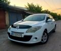 Білий Рено Меган, об'ємом двигуна 1.5 л та пробігом 300 тис. км за 5100 $, фото 1 на Automoto.ua