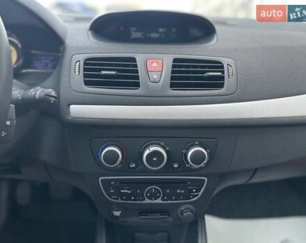 Білий Рено Меган, об'ємом двигуна 1.6 л та пробігом 252 тис. км за 7350 $, фото 33 на Automoto.ua