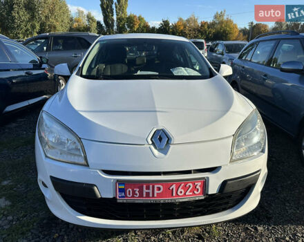 Рено Меган 2009 в Луцке на Automoto.ua Белый Рено Меган, объемом двигателя 1.6 л и пробегом 250 тыс. км за 6350 $, фото 7 на Automoto.ua