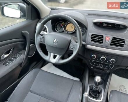 Білий Рено Меган, об'ємом двигуна 1.6 л та пробігом 252 тис. км за 7350 $, фото 29 на Automoto.ua