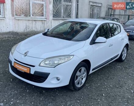 Білий Рено Меган, об'ємом двигуна 1.6 л та пробігом 252 тис. км за 7350 $, фото 2 на Automoto.ua