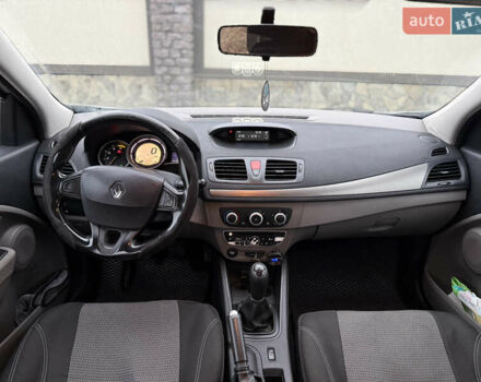Белый Рено Меган, объемом двигателя 1.46 л и пробегом 353 тыс. км за 4800 $, фото 7 на Automoto.ua